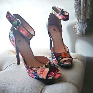 Madison by Shoedazzle floral heels size 6